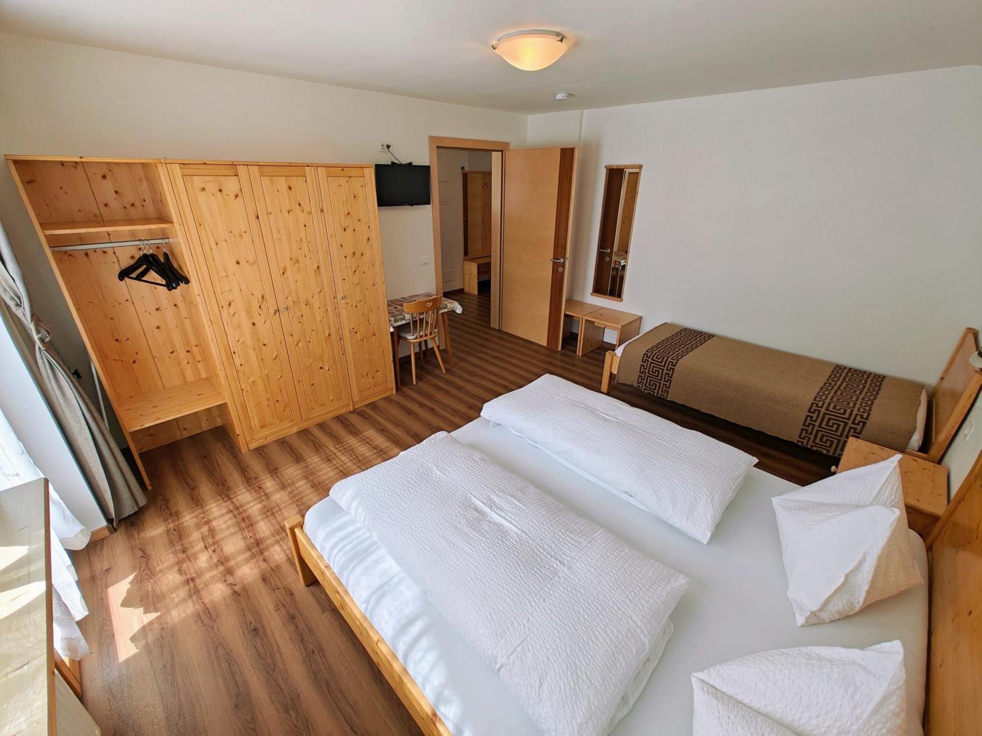 Apartments Brunella La Villa  Szoba fotó
